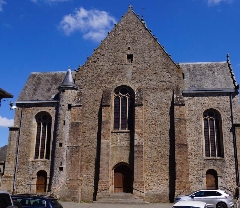 Basilique de Mayenne-ND-Exterieur